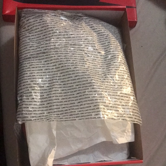 Jordan 1’s FEARLESS size 11 new with box - Picture 11 of 12